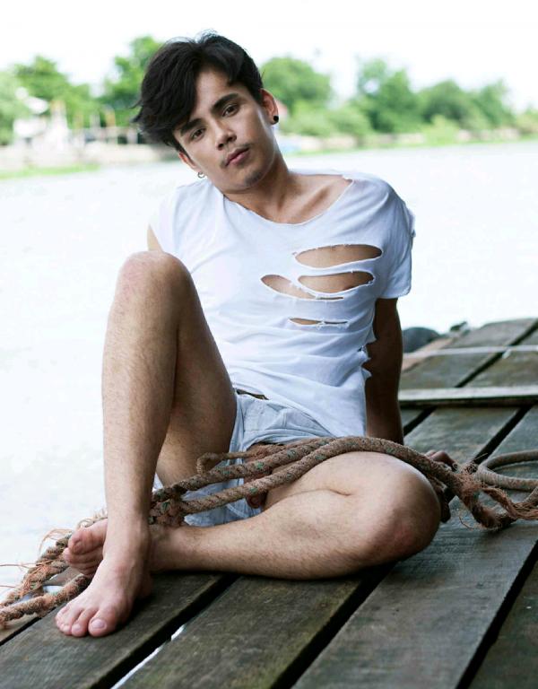 MAN-OMG-7---JOEY-RAINING-BOY